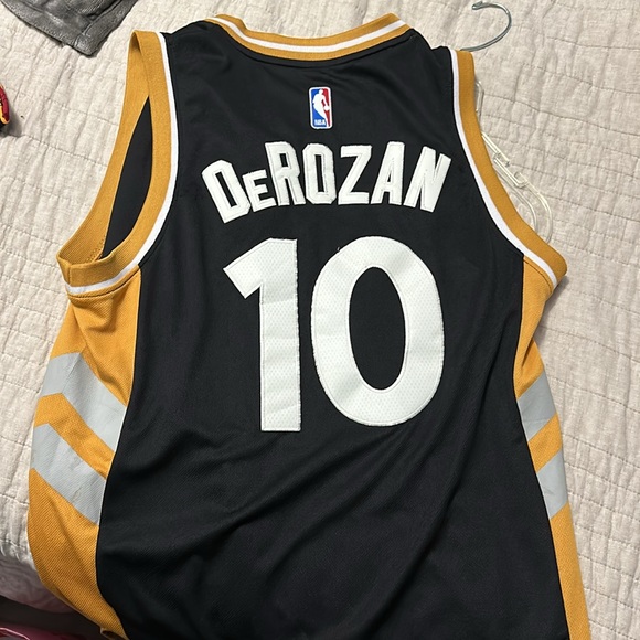 Stitched Toronto Raptors Demar Derozan. - Picture 2 of 5
